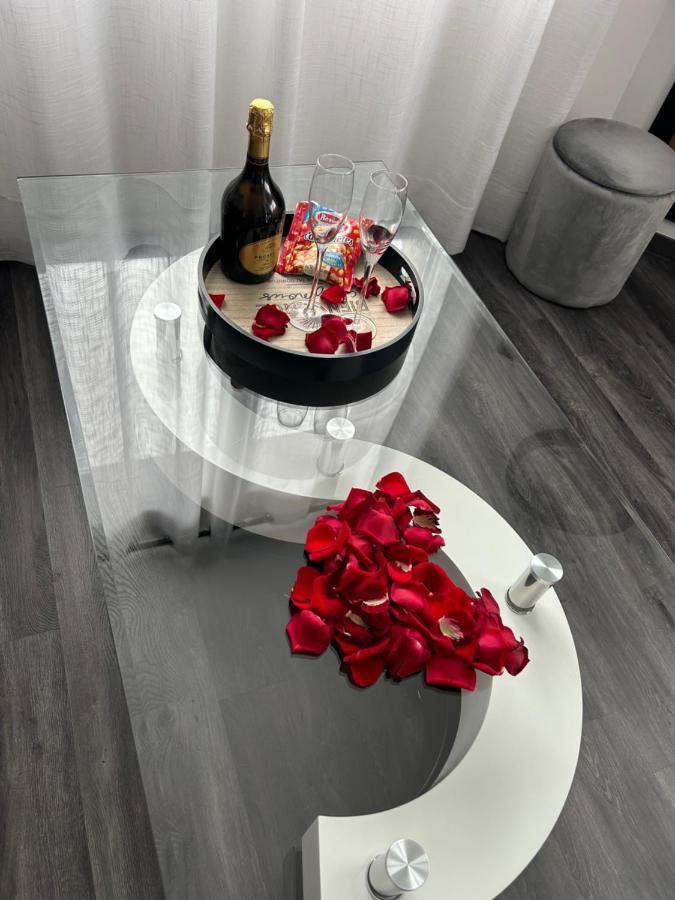 Апартаменты Appart De Luxe Tout Confort Jusqu A 4 Personnes Triel-sur-Seine Экстерьер фото